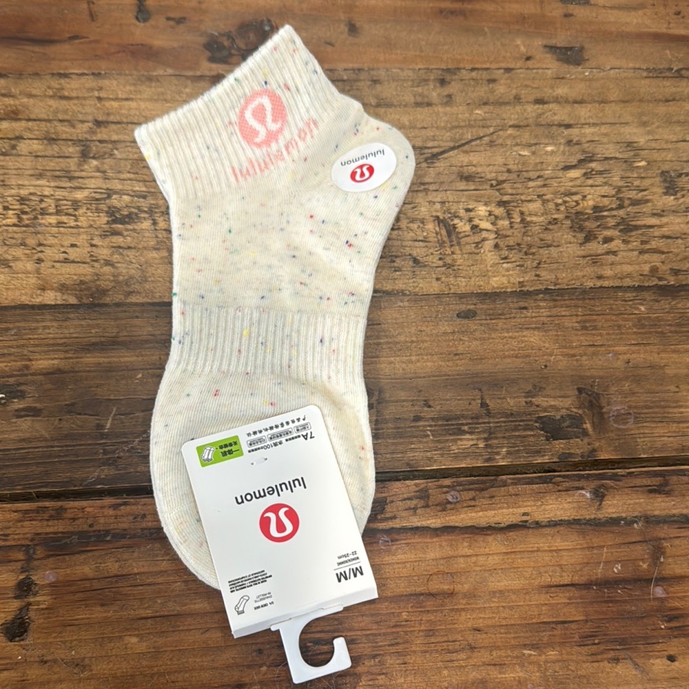 Lululemon Cream Athletic Socks with Ribbed Detailing